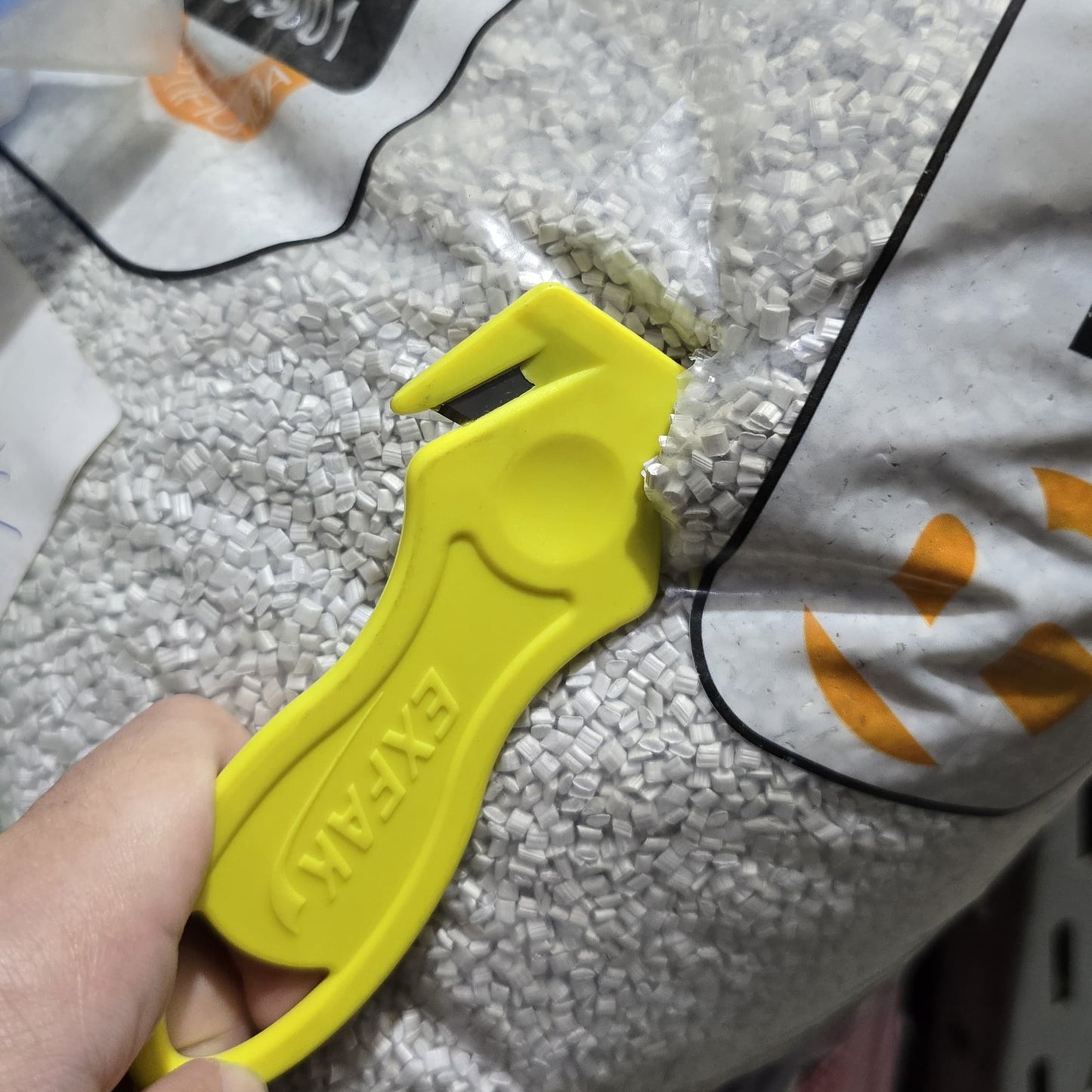 Safety Cutter 15-025 - Yellow Small Head